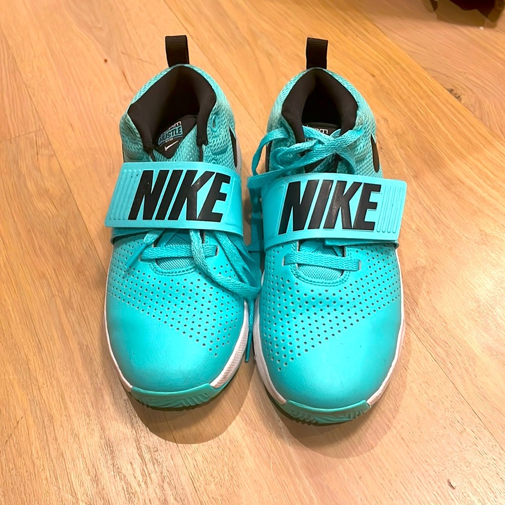 brand new, NEVER WORN Nike girls basketball shoes!
